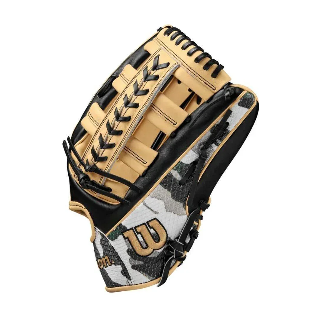 2024 Winter Wilson Camo A2000 1810 12.75” Outfield Baseball Glove: WBW1025271275 - Image 3