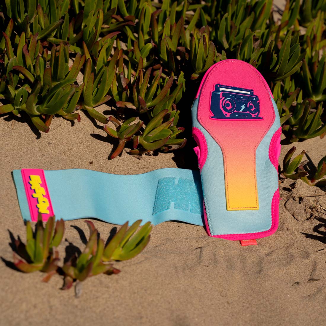 Easton Spring Break Collection Sliding Mitt: ESLDMITT - Image 4
