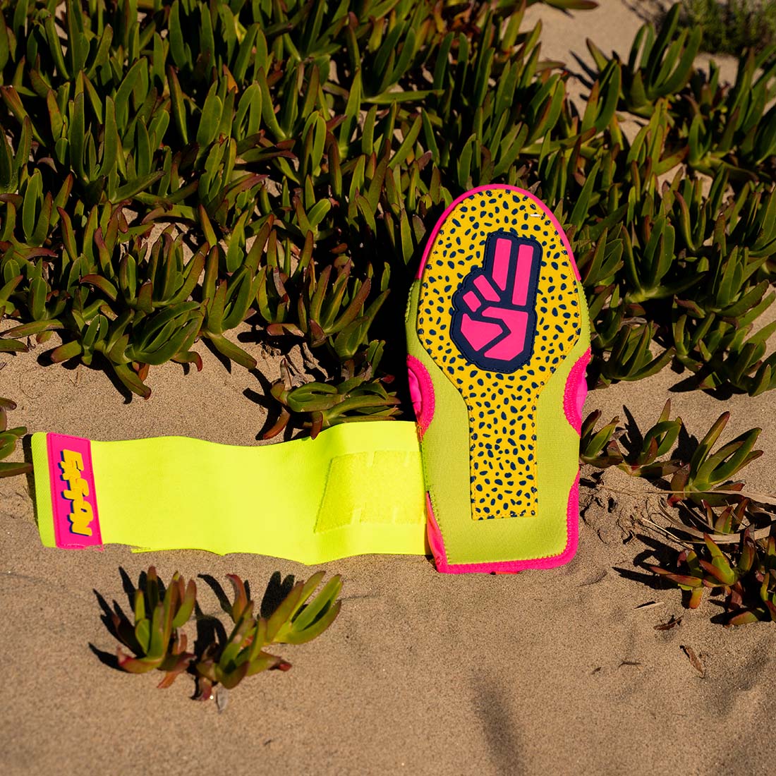 Easton Spring Break Collection Sliding Mitt: ESLDMITT - Image 5