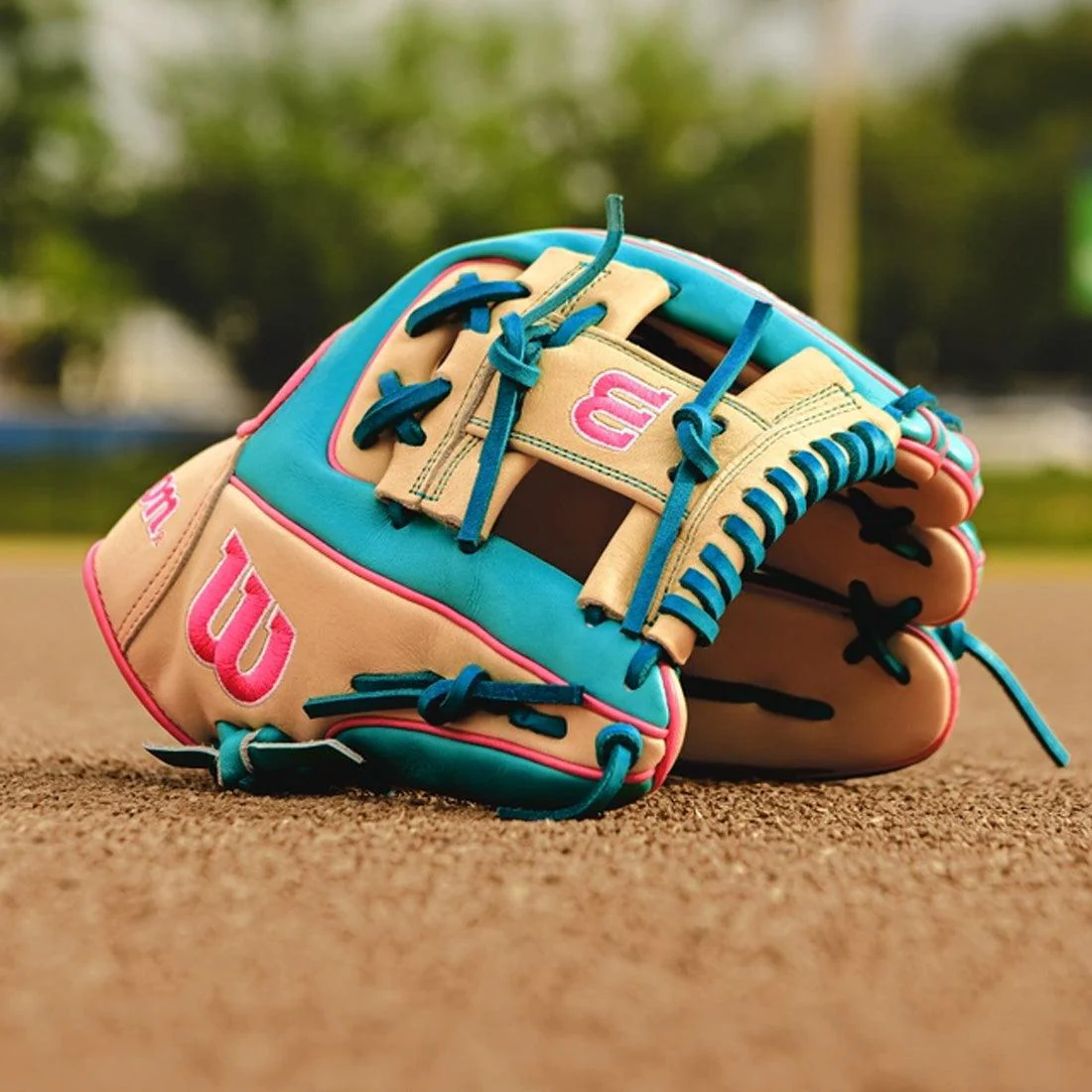 Wilson A2000 1786 11.5" Spring Collection Infield Baseball Glove: WBW102537115 - Image 2