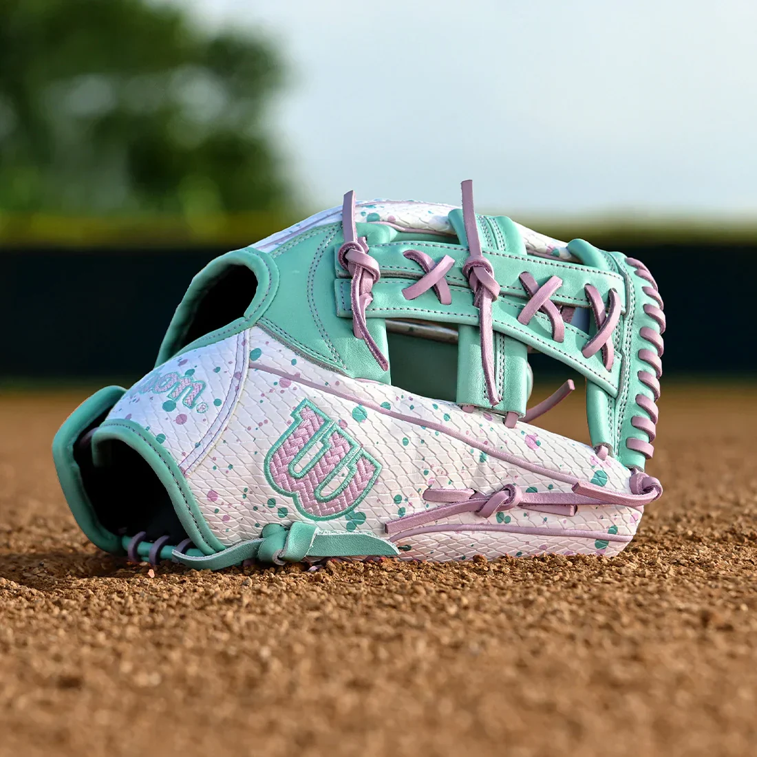Wilson A2000 FP75SS 11.75" Winter Collection Fastpitch Softball Glove: WBW1039451175 - Image 3