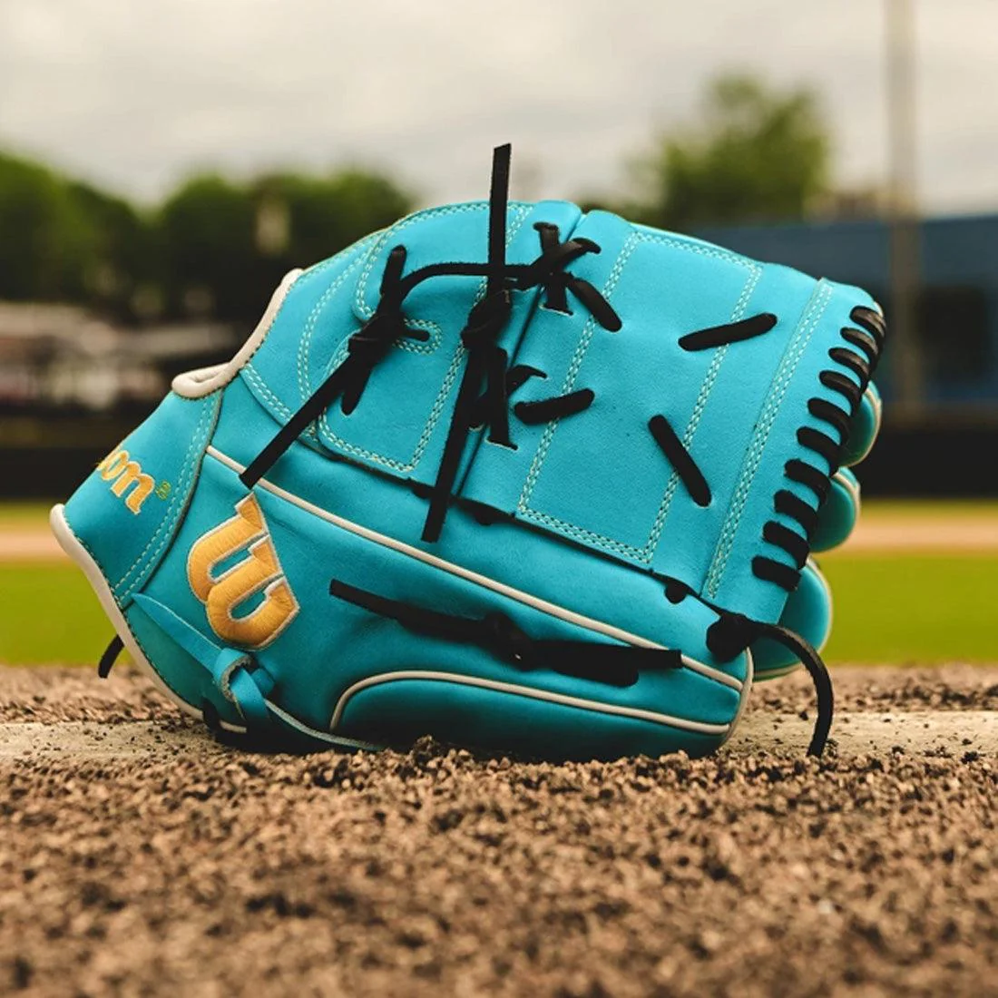 Wilson A2000 SA17 12" Spring Collection Pitcher's Baseball Glove: WBW10255012 - Image 2